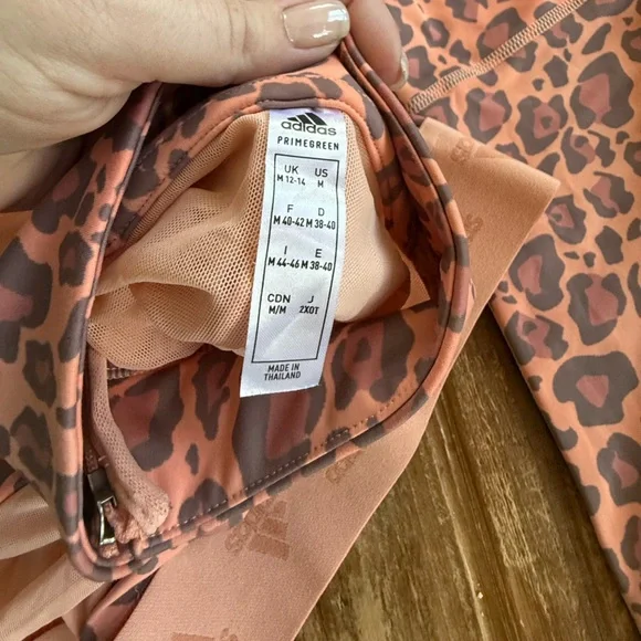 Adidas Hyperglam Blush Cheetah/Leopard crop top and leggings set - Picture 5 of 8